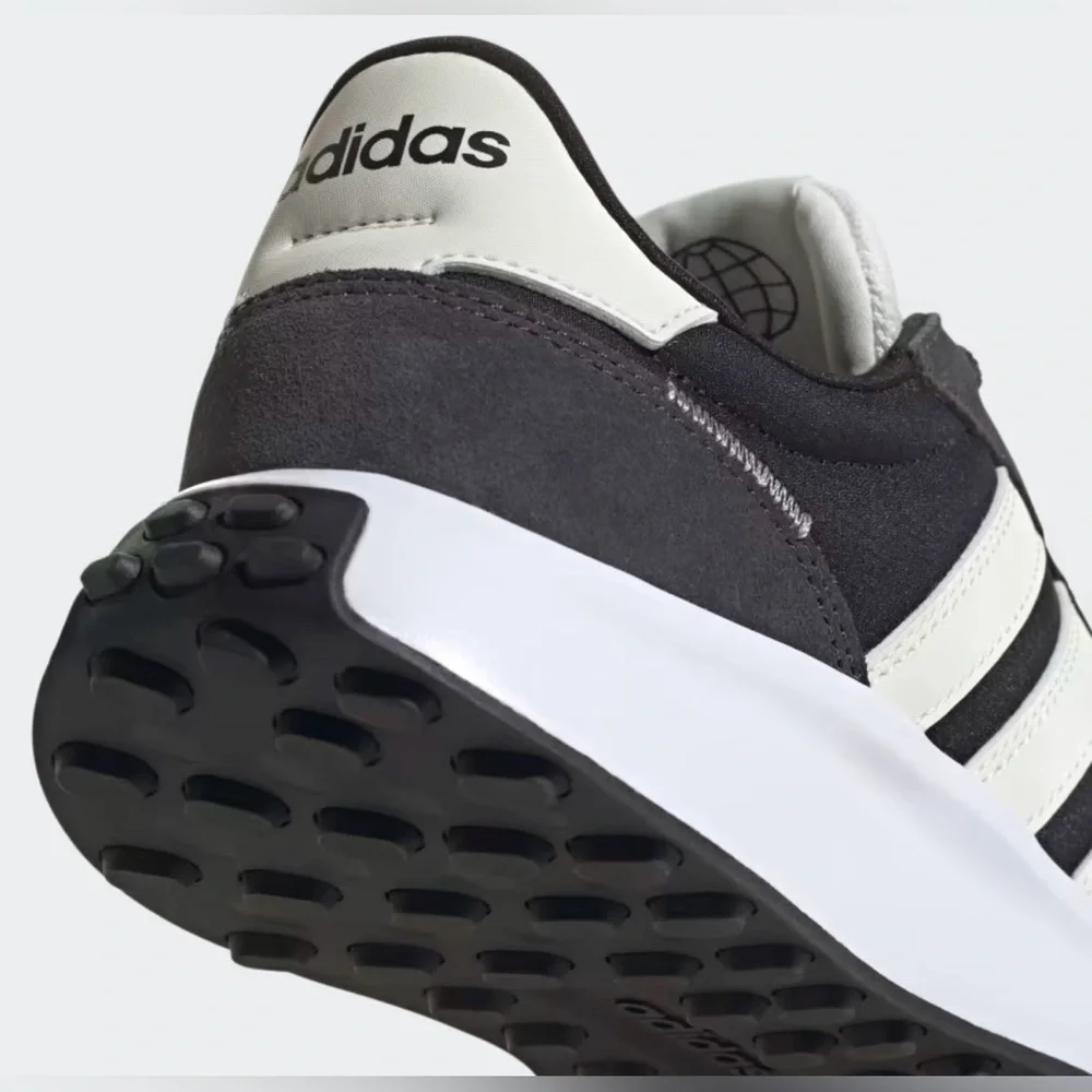 Adidas Run 70s women’s shoes NWT size 9.5 - Picture 5 of 7